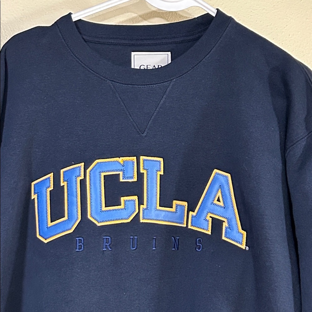 Beautiful UCLA Bruins, Stitched Lettering, 
Men’s X-Large Retail $59, NWT - Picture 3 of 6